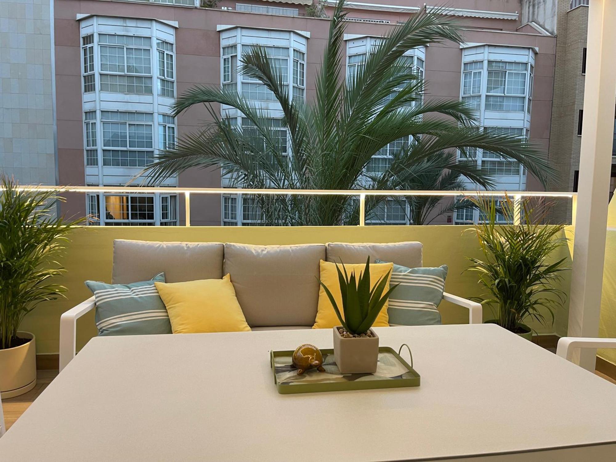 Gran Atico Con Terraza En El Centro De Alicante Exteriör bild